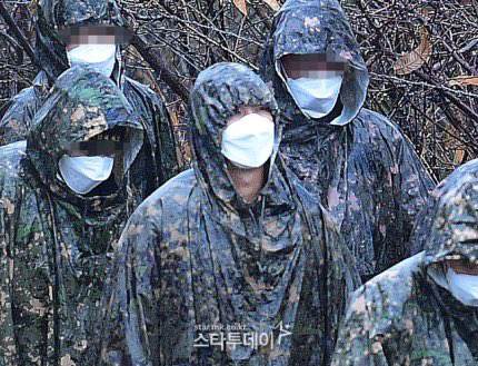 [تعليقات الكوريين] نامجون مـــن فرقة BTS بالزي العسكري بالجيش - كيبوبنا KPOPNA - كيبوبنا