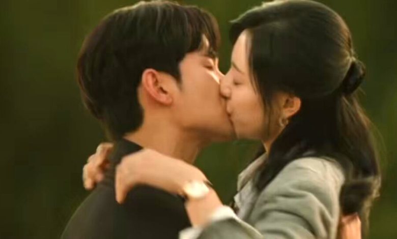 [آراء الكوريين] المشاهد الرومنسية لـ كيم سو هيون و كيم جي وون في الدراما "ملكة الدموع" - آراكيبوب